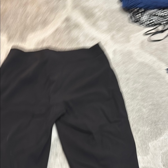 Paniz Black Flat Front Shorts with Relaxed Fit - Picture 4 of 4